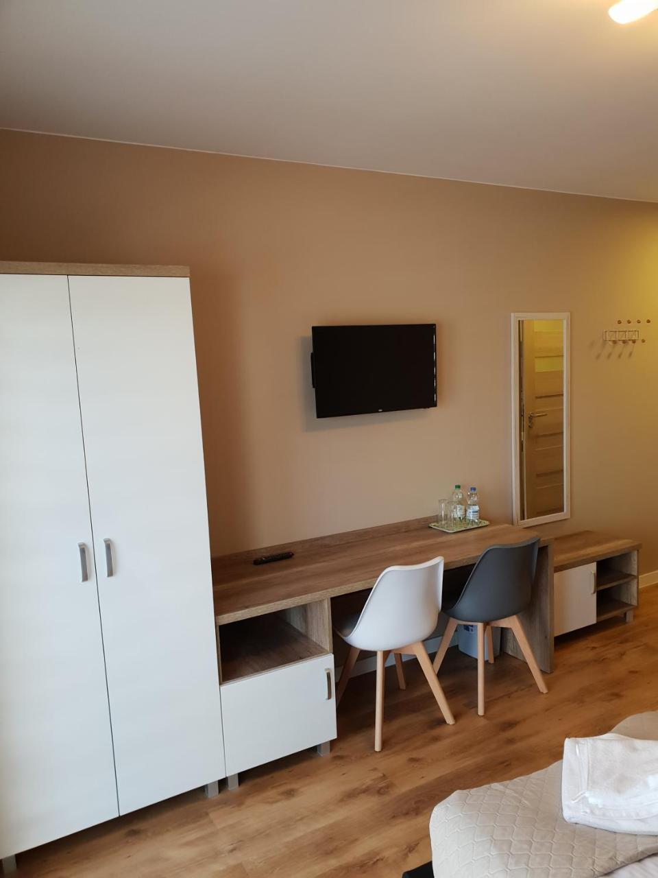 Hotel Pod Strzecha Kielce Exteriör bild