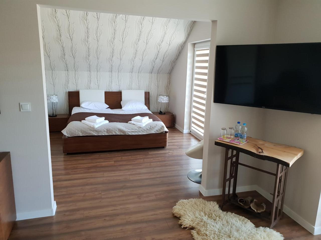 Hotel Pod Strzecha Kielce Exteriör bild